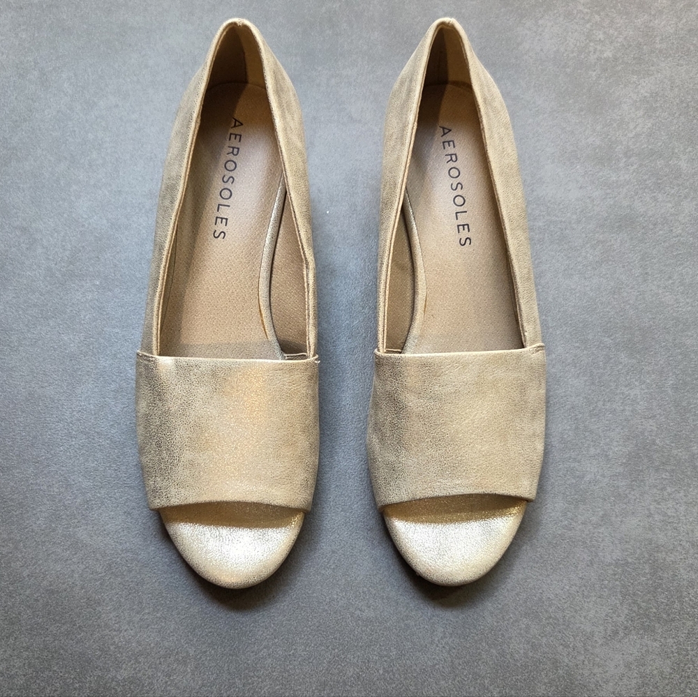 AEROSOLES Women's Gold Loafers